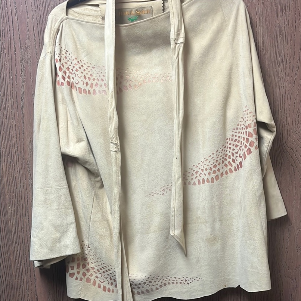 Chic Beige Cape With Patterned Design - image 1